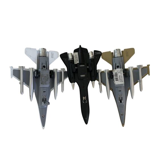 Set of 3 Planes Die-cast Metal U.S. Air Force F-16 Airplanes (2) + Blackbird - Picture 2 of 16